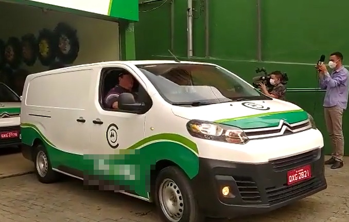 Corpo de Marília Mendonça é transportado de Caratinga para Goiânia