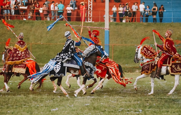 Corumbá e Pilar de Goiás recebem Circuito das Cavalhadas