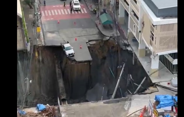 Cratera se abre em rua perto de hospital em Bangkok; veja