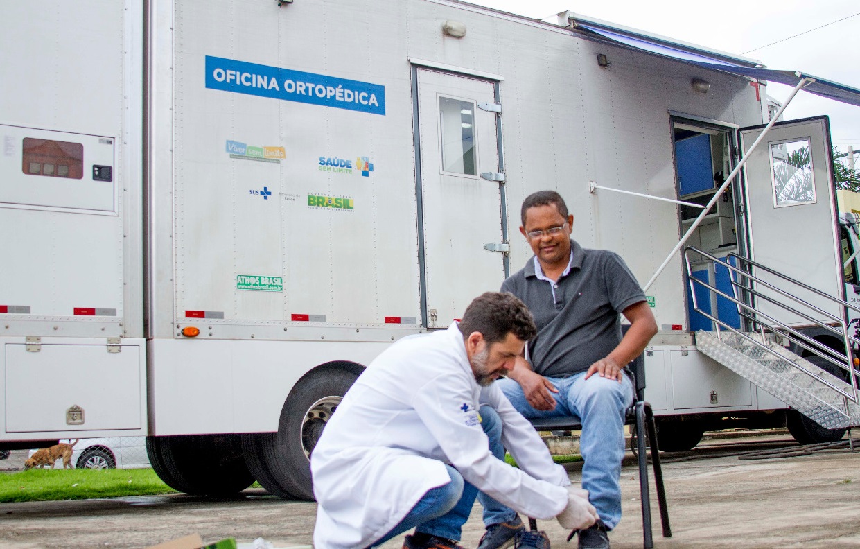 Crer entrega 180 dispositivos ortopédicos a pacientes de Ceres (GO)