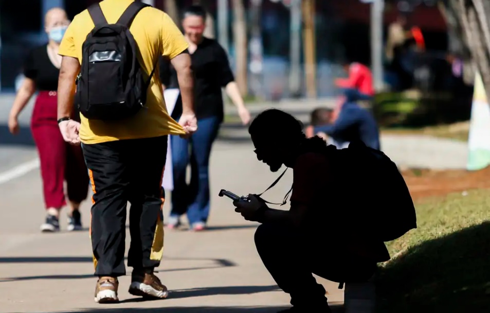 Cresce número de jovens que não estudam e nem trabalham