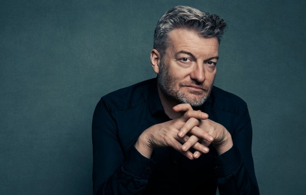 Criador de Black Mirror diz que mundo está sombrio para continuar série