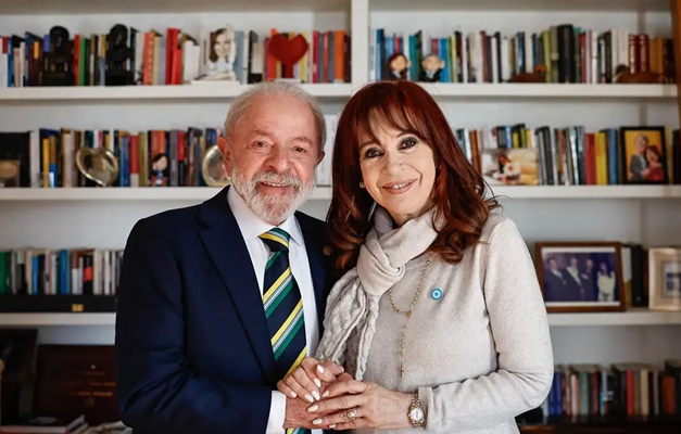 Cristina Kirchner está com gana de luta, diz Lula após visita