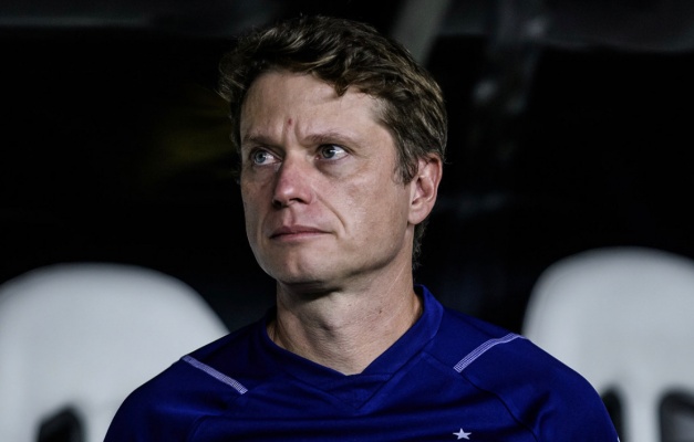 Cruzeiro anuncia a demissão do técnico Fernando Seabra após empate com o Cuiabá