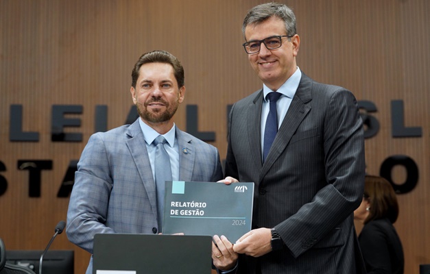 Cyro Terra apresenta relatório de gestão 2024 do MPGO a deputados estaduais 