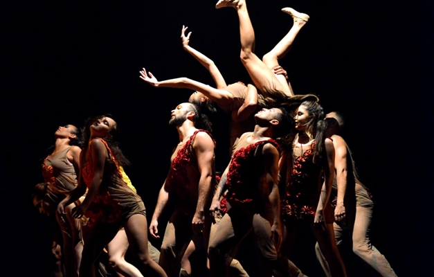 Dança e brasilidade se encontram em Goiânia com o espetáculo ‘Fuxico’