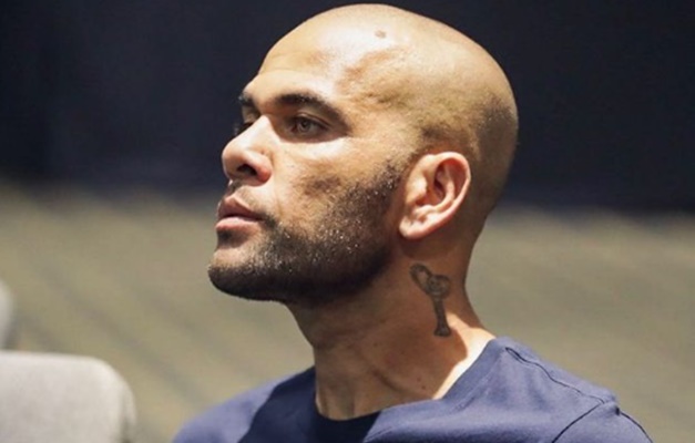 Daniel Alves alega em depoimento relação consensual e múltiplas versões para proteger casamento