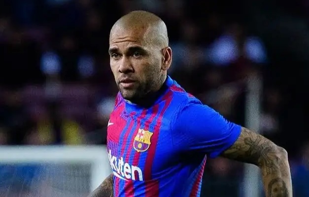 Daniel Alves completa um ano preso sob acusação de estupro; relembre caso mês a mês