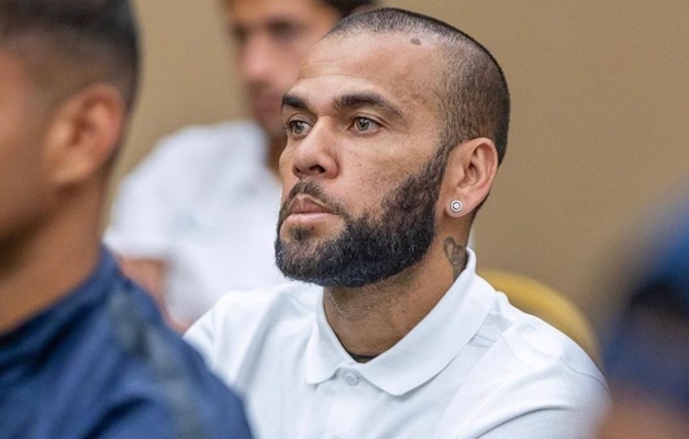 Daniel Alves desiste de novo recurso e quer 'acelerar' seu julgamento na Espanha