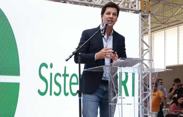 Daniel Vilela destaca investimento do governo de Goiás no transpor coletivo