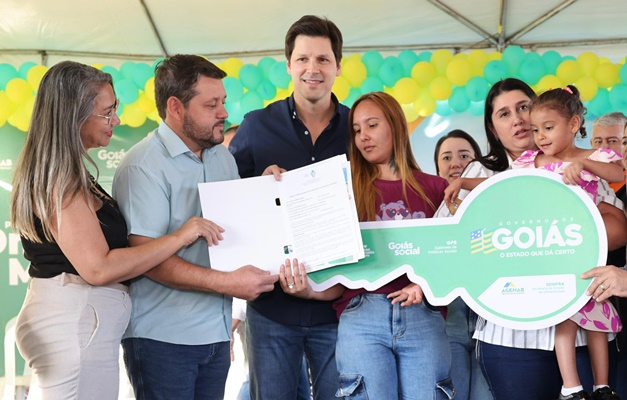 Daniel Vilela entrega 65 casas a custo zero em Buriti Alegre e Panamá