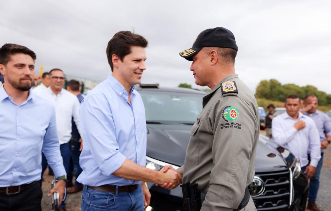 Daniel Vilela entrega Batalhão Rural da PM em Valparaíso