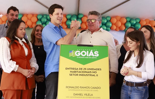 Daniel Vilela entrega moradias a custo zero em Adelândia