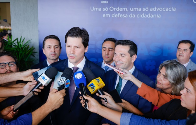 Daniel Vilela reforça compromisso com advocacia na posse da OAB-GO