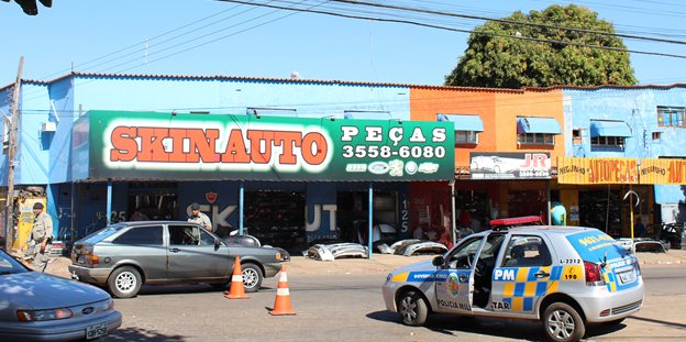 Polícia interdita 13 estabelecimentos na Vila Canaã