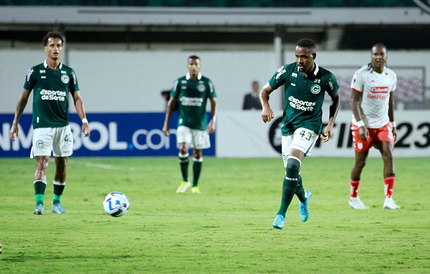 De olho na classificação, Goiás entra em campo pela Sul-Americana