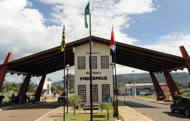 Decreto prevê multa de R$ 100 para quem sair sem máscara em Pirenópolis