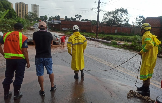 Defesa Civil de Goiânia alerta para chuvas intensas durante toda semana