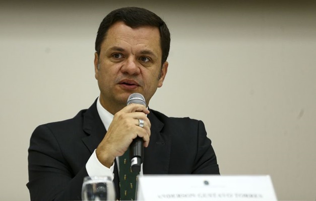 Defesa de Anderson Torres descarta delação e diz que ex-ministro vai abrir dados de celular