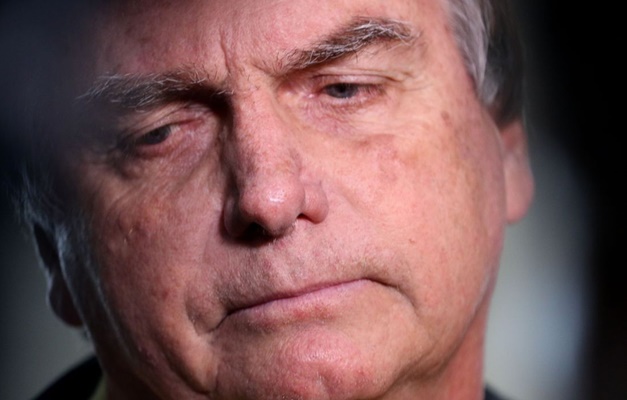 Defesa de Bolsonaro afirma que oferecerá à Justiça acesso a dados bancários