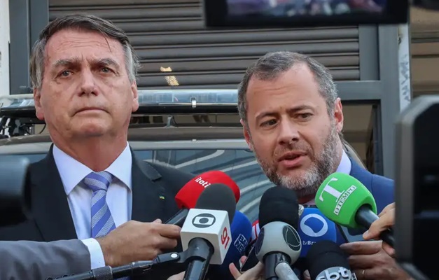 Defesa de Bolsonaro pede ao Supremo que passaporte seja devolvido