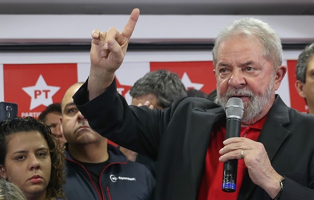 Defesa de Lula diz que decisão de bloquear contas do ex-presidente é ilegal