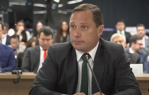 Defesa de Mauro Cid nega coação pela PF para firmar delação premiada
