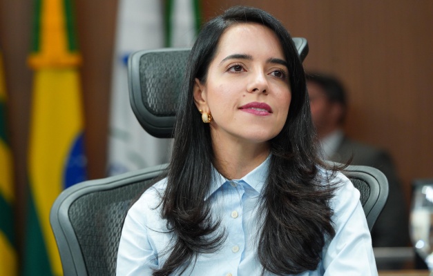 Delegada Fernanda assume cadeira na Assembleia Legislativa de Goiás