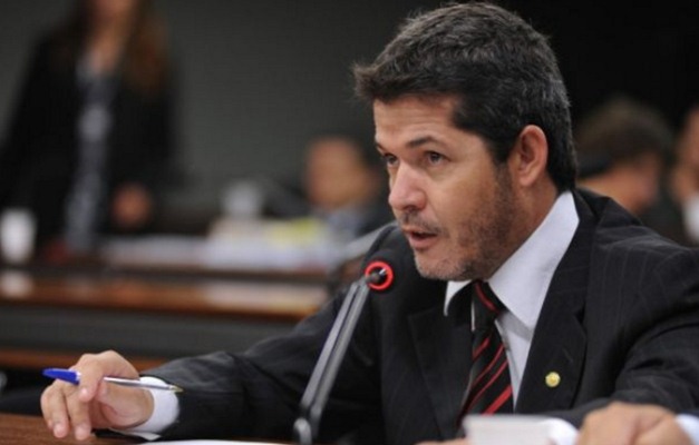 Delegado Waldir anuncia saída do PSDB para disputar prefeitura de Goiânia 