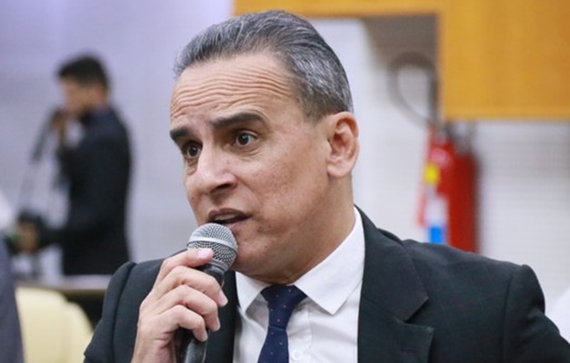 Demissão de maestro foi orientação da advocacia da Secult, diz Zander Fábio