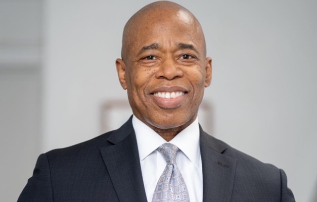 Democrata Eric Adams é eleito prefeito de Nova York