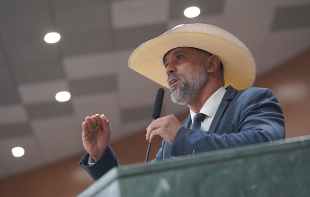 Deputado goiano Amauri Ribeiro é denunciado por violência política de gênero