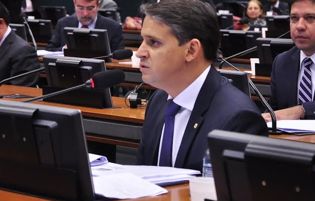 Deputado Thiago Peixoto se coloca contra o aumento de impostos 