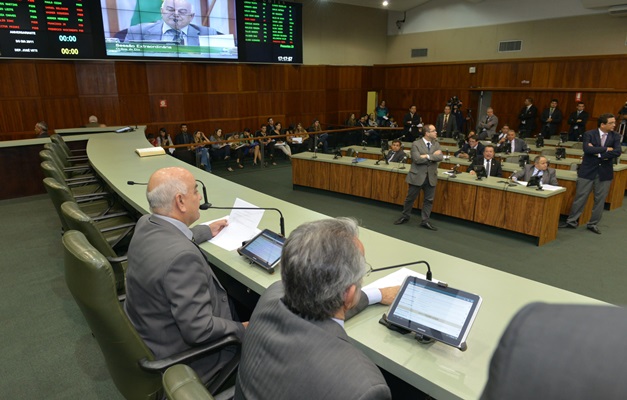 Deputados aprovam 1ª etapa da reforma administrativa do Governo de Goiás