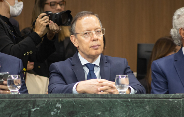 Desembargador Carlos França anuncia aposentadoria do Judiciário goiano