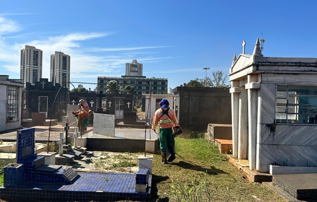 Dia de Finados: Limpeza de cemitérios municipais de Goiânia é intensificada