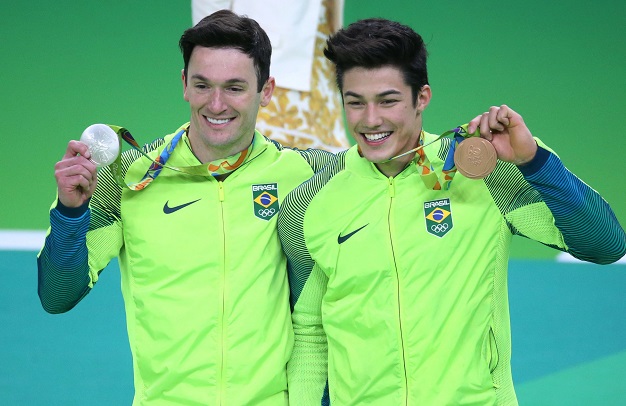 Diego Hypólito e Arthur Nory faturam prata e bronze no solo da ginástica 