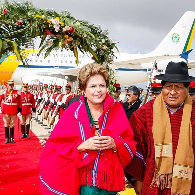 Dilma chega a La Paz para prestigiar posse de Evo Morales