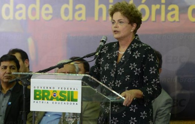 Dilma sanciona lei que dificulta fusão de partidos
