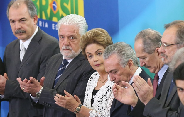 Dilma: 'Temos um Brasil para governar até 2018'