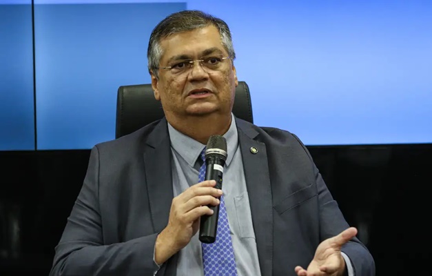 Dino afirma que pode disputar eleições após aposentadoria do STF