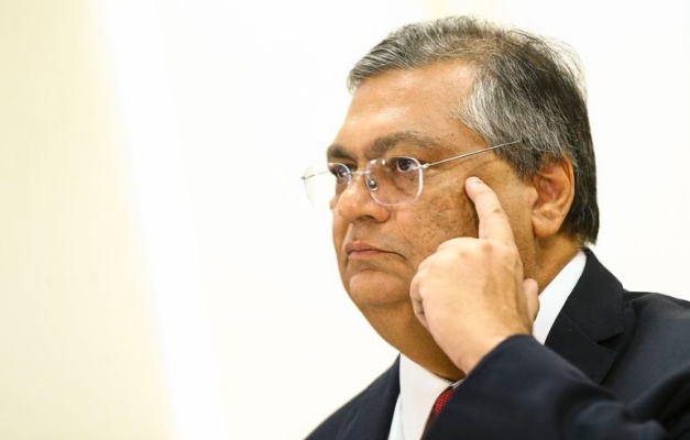 Dino isenta Gonçalves Dias e diz que discussão é se GSI seguirá existindo