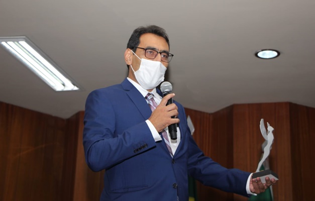 Diretor do AR recebe prêmio de mais influente da política em Goiás