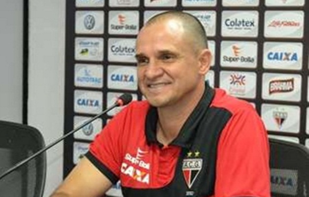 Diretoria do Atlético-GO anuncia demissão do técnico Wagner Lopes 
