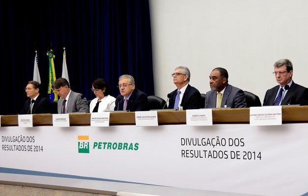 Dívida da Petrobras cresce 31% em 2014 e bate recorde