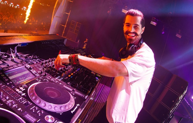 DJ Alok é eleito o quarto melhor do mundo por revista