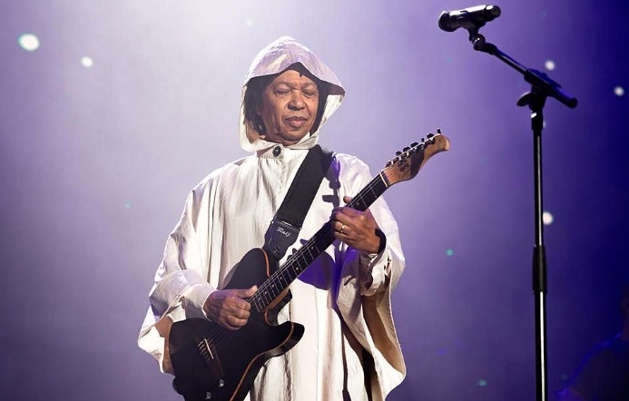 Djavan revisita maiores sucessos da carreira em show em Goiânia 
