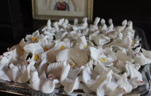 Doce alfenim é oficializado como patrimônio cultural de Goiás