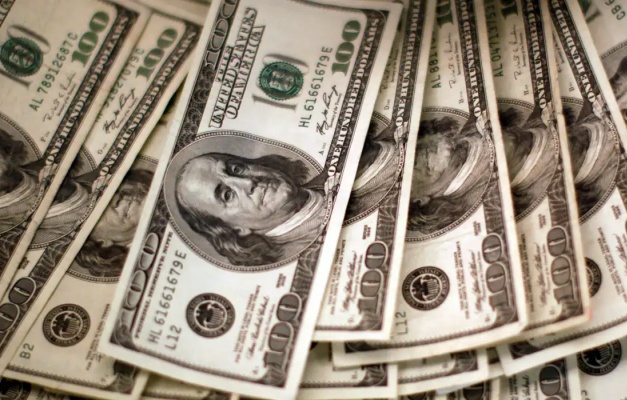Dólar fecha acima de R$ 5,60 por primeira vez em quase dois meses