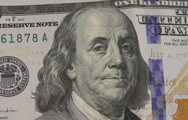 Dólar recua com relatório de emprego fraco no EUA e fecha dia a R$ 5,41